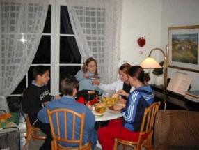 Kindertisch beim Raclette