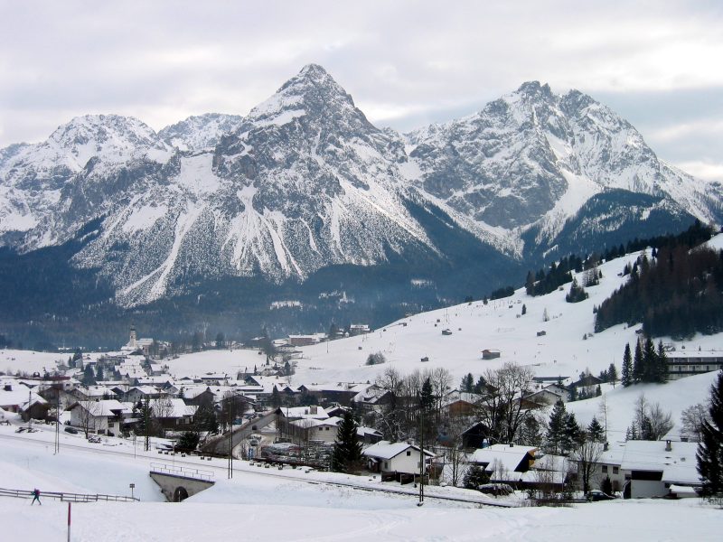 Blick über Lermoos zur Sonnenspitze